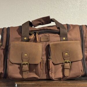 Classic Brown Men's Duffel Bag with Leather Accents